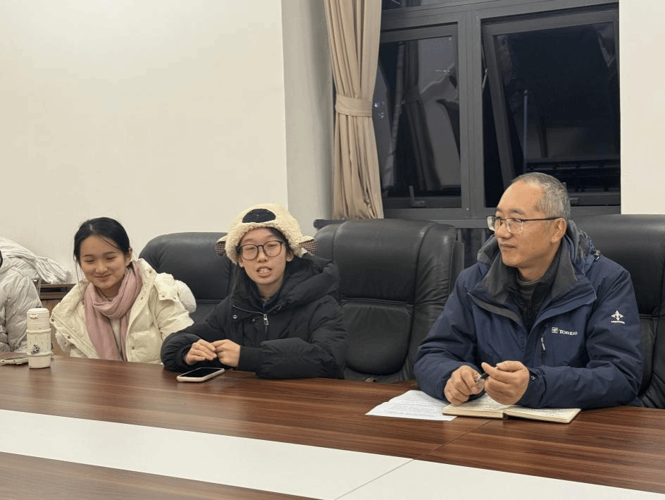 校史馆解说员团队召开年度工作总结会